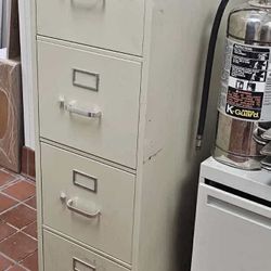4 Drawer Metal Filing Cabinet. 