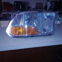 Passenger Side Headlight Assembly 