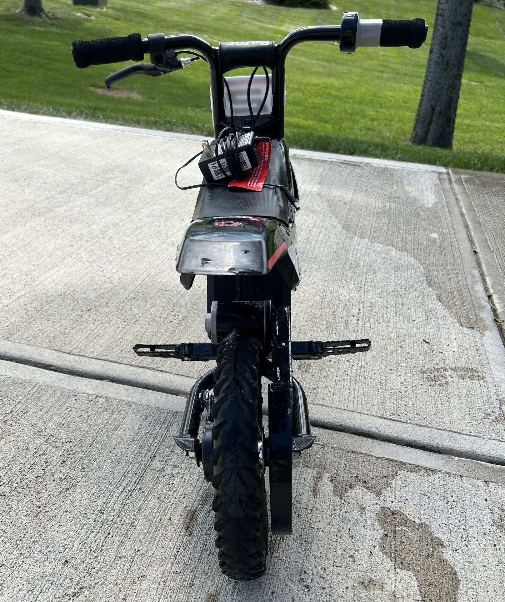 Razor Electric Dirt Bike Mx125 W/charger (good Condition) for Sale in