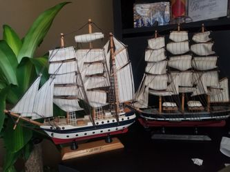 Decorative ships