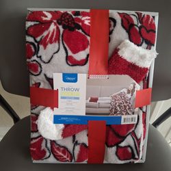 Blanket and Socks Set/Juego de Cobija y Medias