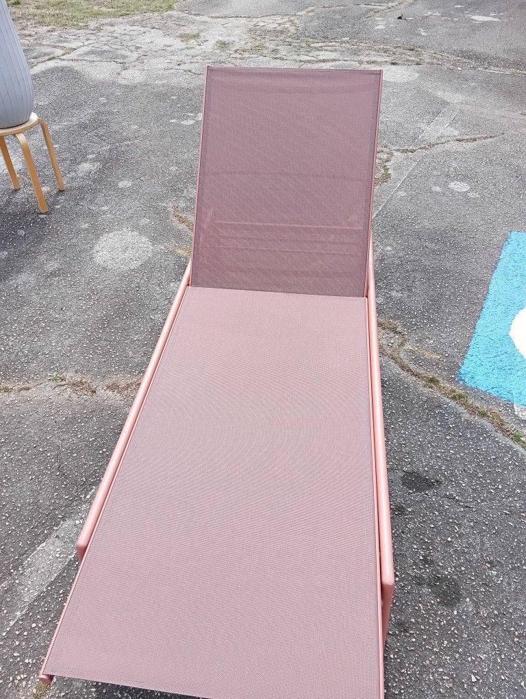 Chaise Lounger