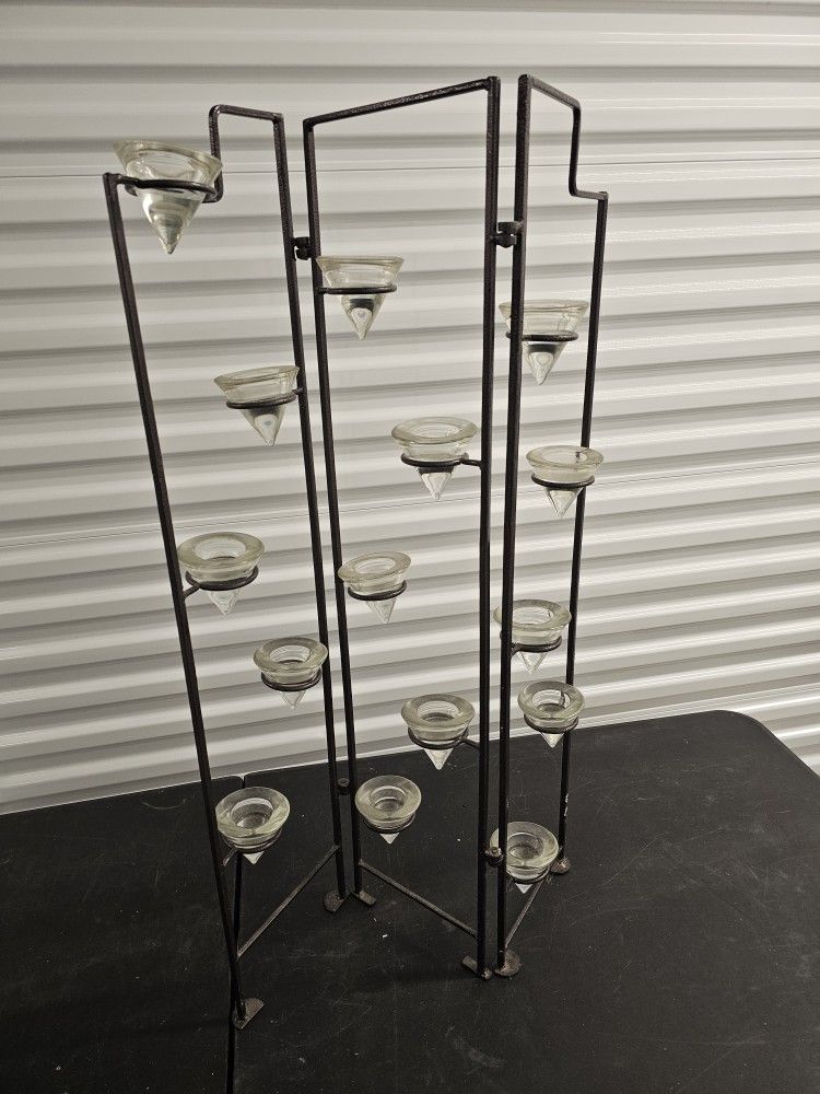 15 Tea Light Freestanding Candelaria
