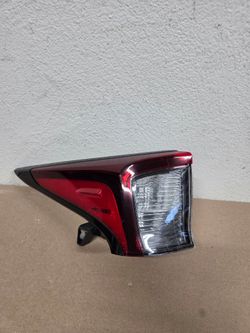 2019-2020-2021-2022 TOYOTA PRIUS LEFT TAIL LIGHT OEM USED