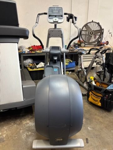 Precor 546 EFX Elliptical (Delivery Included)