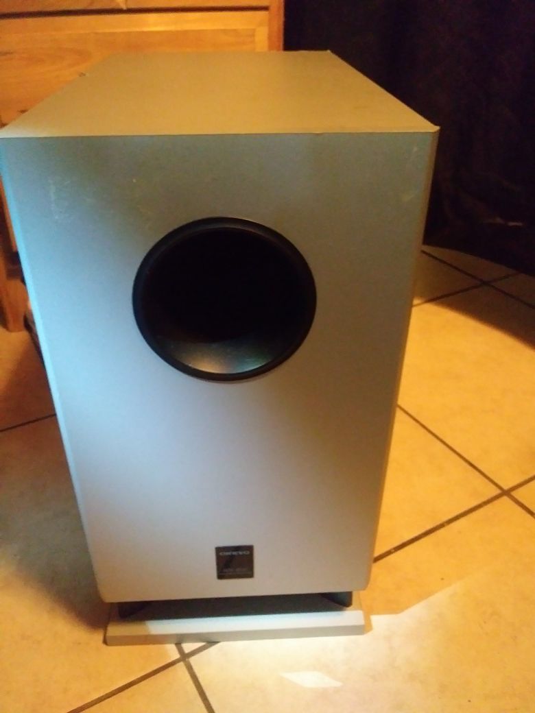 ONKYO POWERED SUBWOOFER