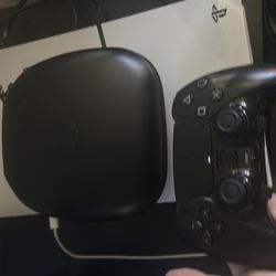 PS5 BUNDLE PS5 200$ CONTROLLER COMES W PADDLES CAN SWAP JOYSTICKS COMES W CHARGER AND LOCK