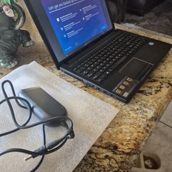 Lenovo Laptop 16.9 HD FAST Intel I3 Mint Condition DVDRW Built-in Great Fast Laptop 