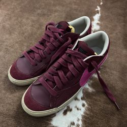 Women’s Vintage Nikes