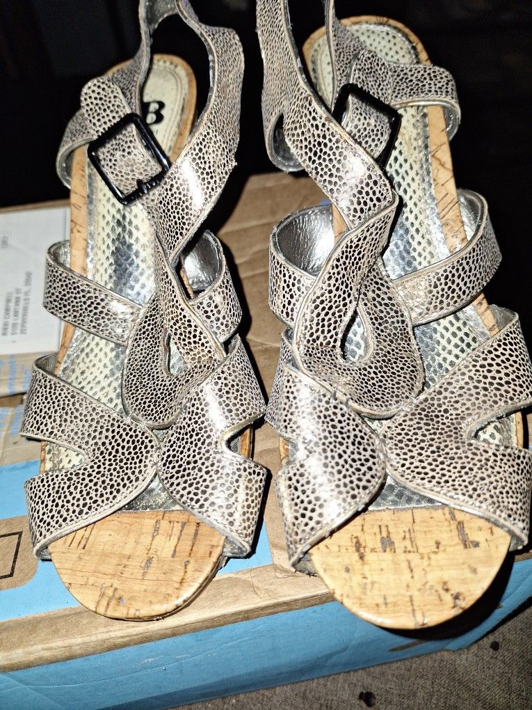 Gianni Bini Wedge Sparkly snakeskin High Heels