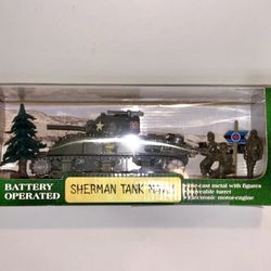 New Ray 1/32 Scale WWII M4A3 Battery Operated Sherman Tank Diecast Plastic