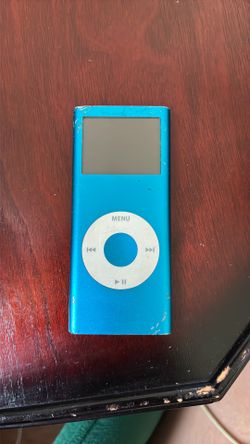 Pod 4GB – Turns On (White Screen Only) – For Parts or Repair