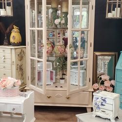 Hutch Cabinet 
