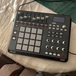 AKAI MPD32 MIDI 