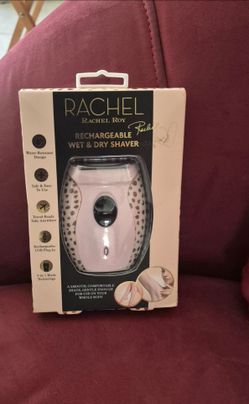 New Rachel Roy rechargeable wet and dry shaver is pink with a leopard print pattern. This personal care device has 3-in-1 blade technology including a