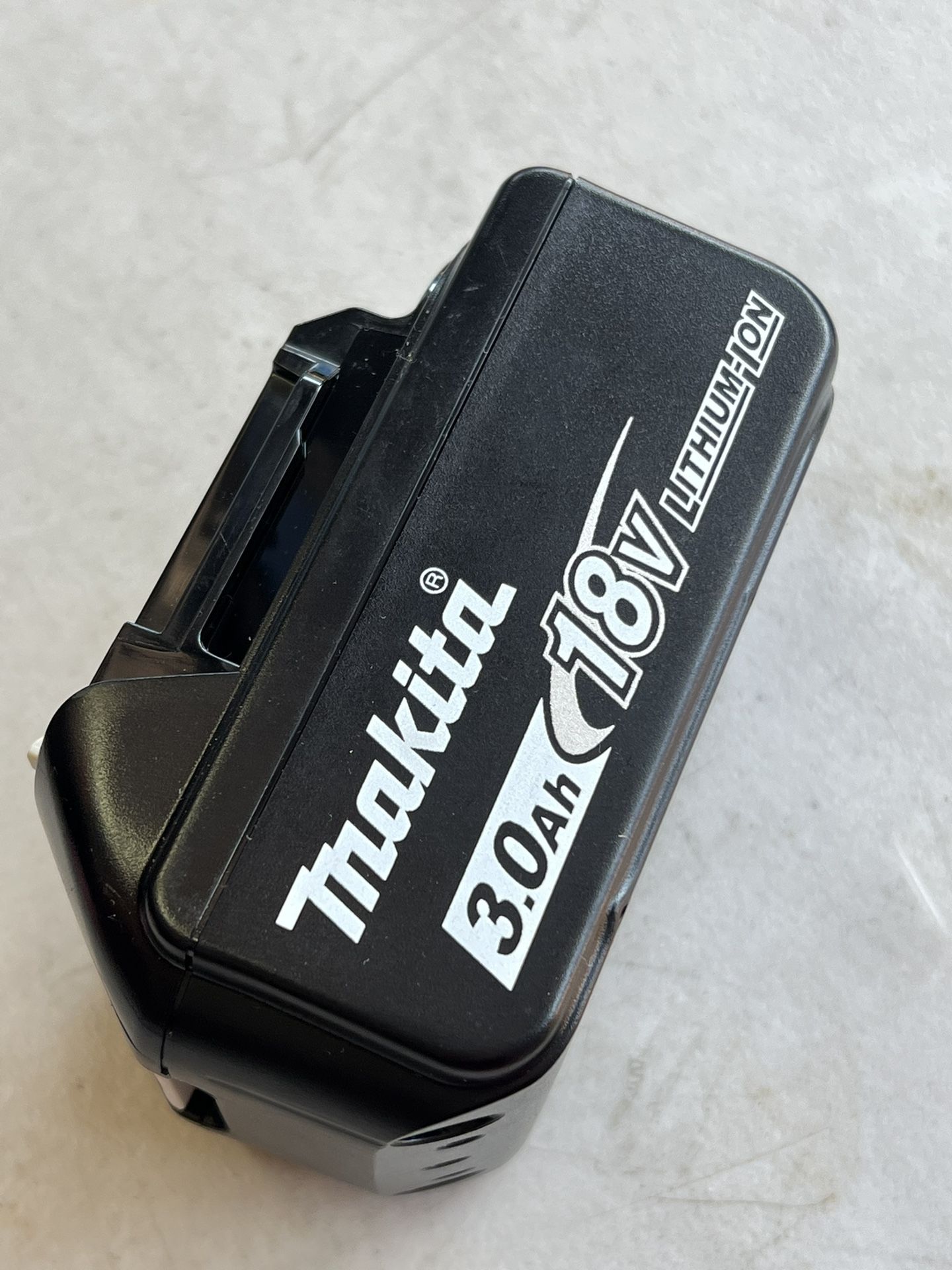 Makita 18V LXT Lithium-Ion 3.0 Ah Battery