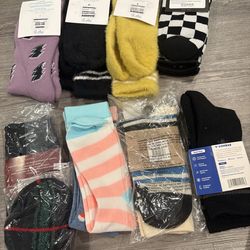 Bundle of 8 Pairs of Socks Women's/Mens NWT Multi Colors And Styles