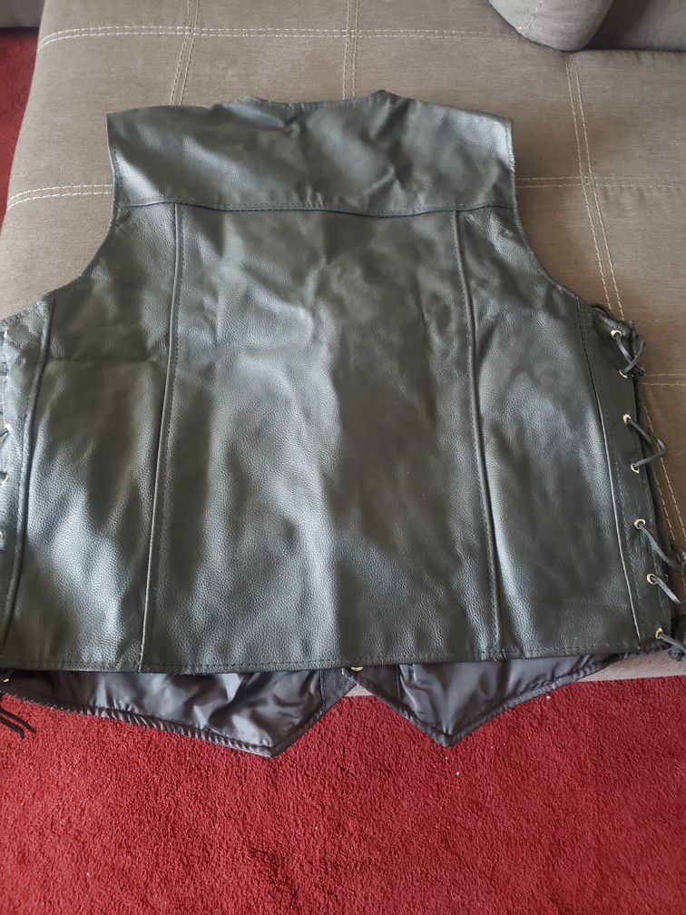 100% leather vest brand new with tags