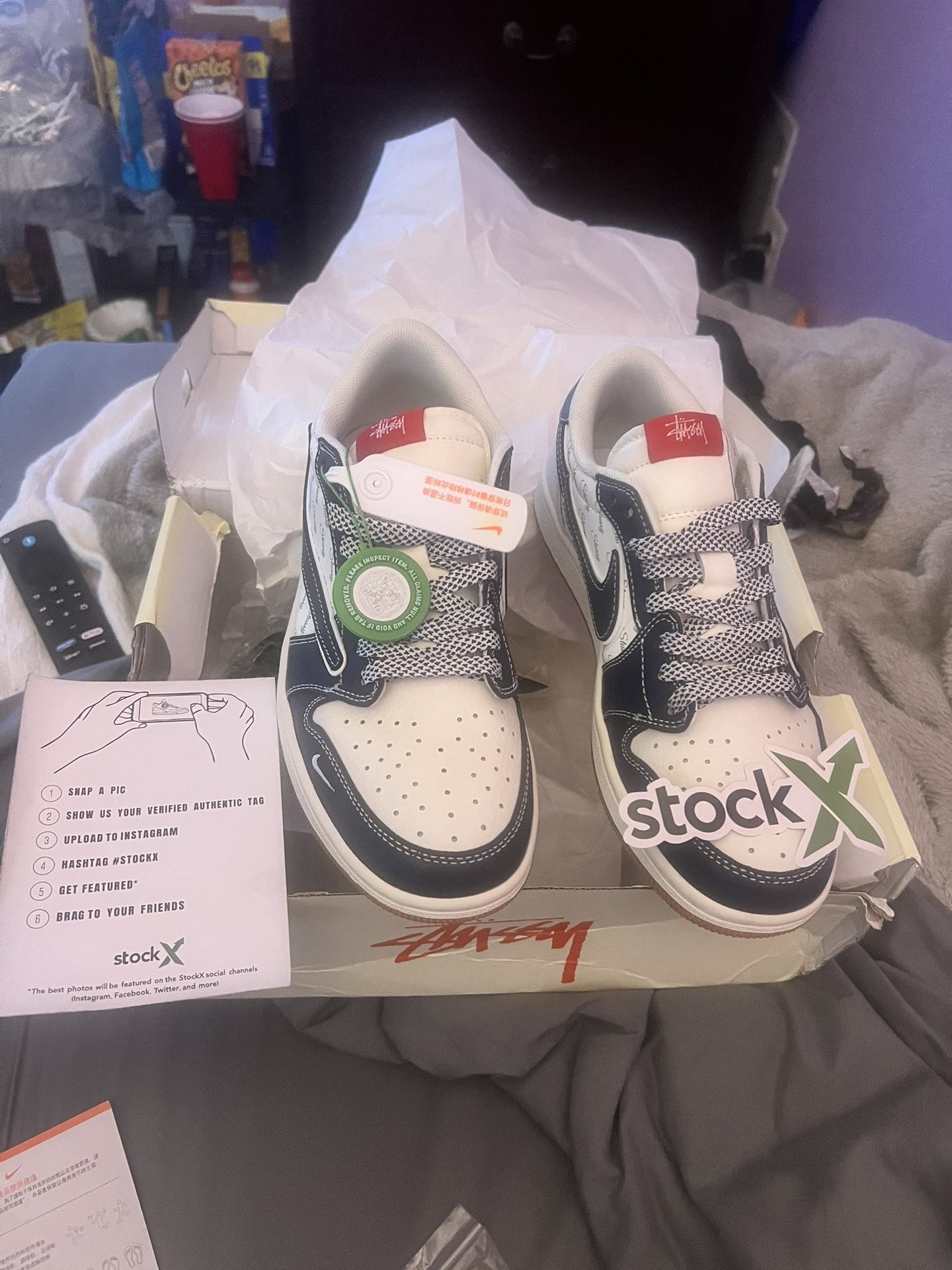 Jordan Retro Travis Scott