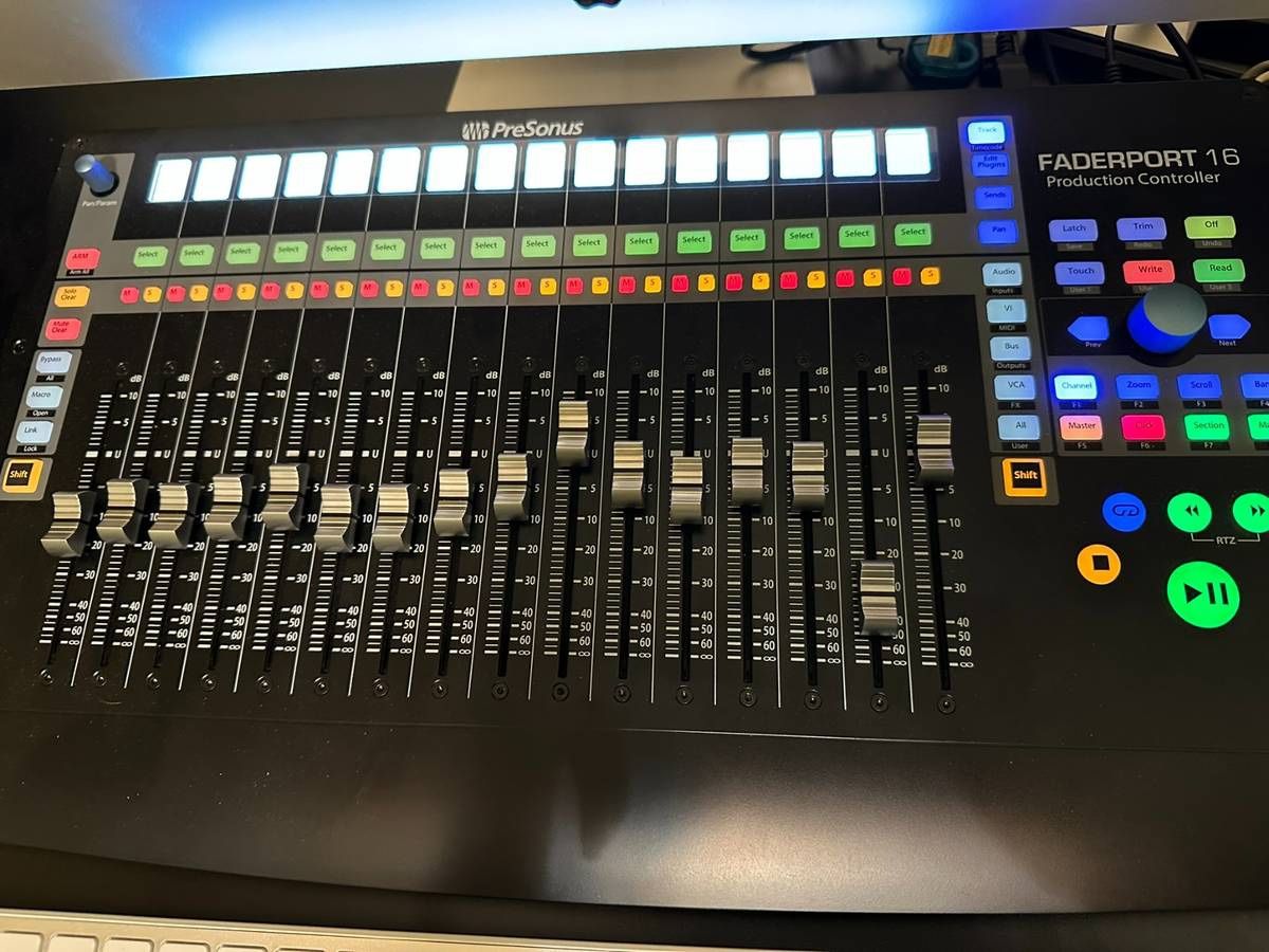 PreSonus FaderPort 16-16-channel Production Controller