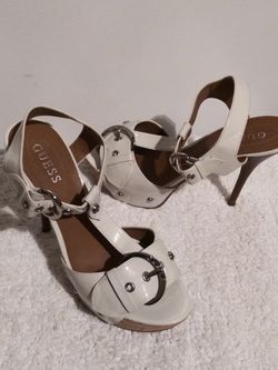 Guess cream patent leather heels Sz 8