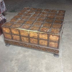 Coffee table chess