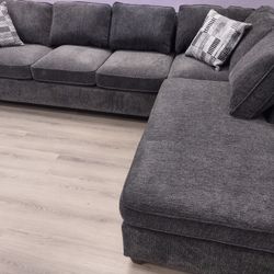 New Sectional Sofa With Reversible Chaise Lounge 