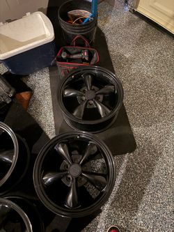 Gloss black torque thrusts