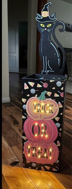 Halloween candy holder