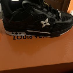 LV Trainer sneaker , black 