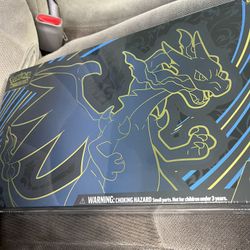 CHARIZARD ULTRA PREMIUM COLLECTION