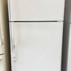  GE TOP FREEZER REFRIGERATOR IN WHITE