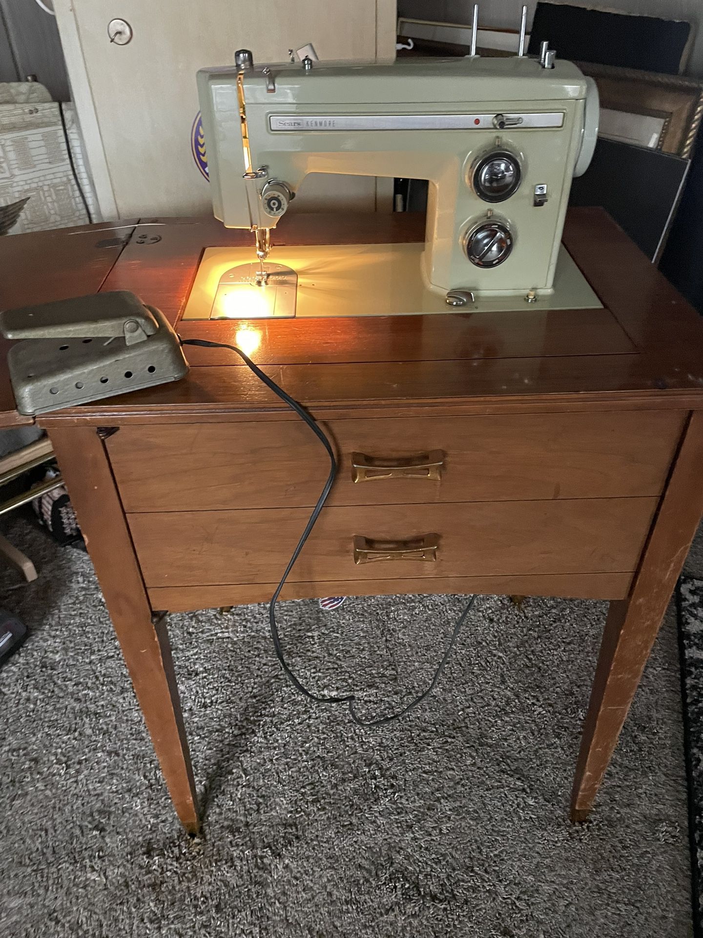 Vintage Sewing Machine With Cabinet 