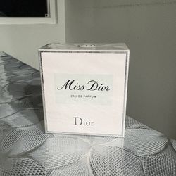 MISS DIOR Eau De Parfum