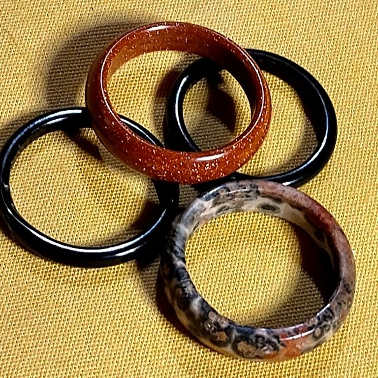 (4) SET- NATURAL GEMSTONE RINGS. SEE π BELOW INFO. NORMALLY $10 TO $25 A PIECE.  SIZE-7-7.5.  (R-59)