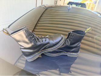 Dr. Martens 1460 Smooth Leather Boots