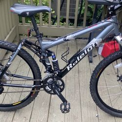 RALEIGH  RAM2.0  Full Suspension  27 Speed  Frame 16.5 inches Wheels 26 Break  Disc  