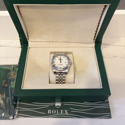 Men’s White Dial Watch 
