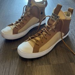 Converse high tops men’s size 9.5 like new 