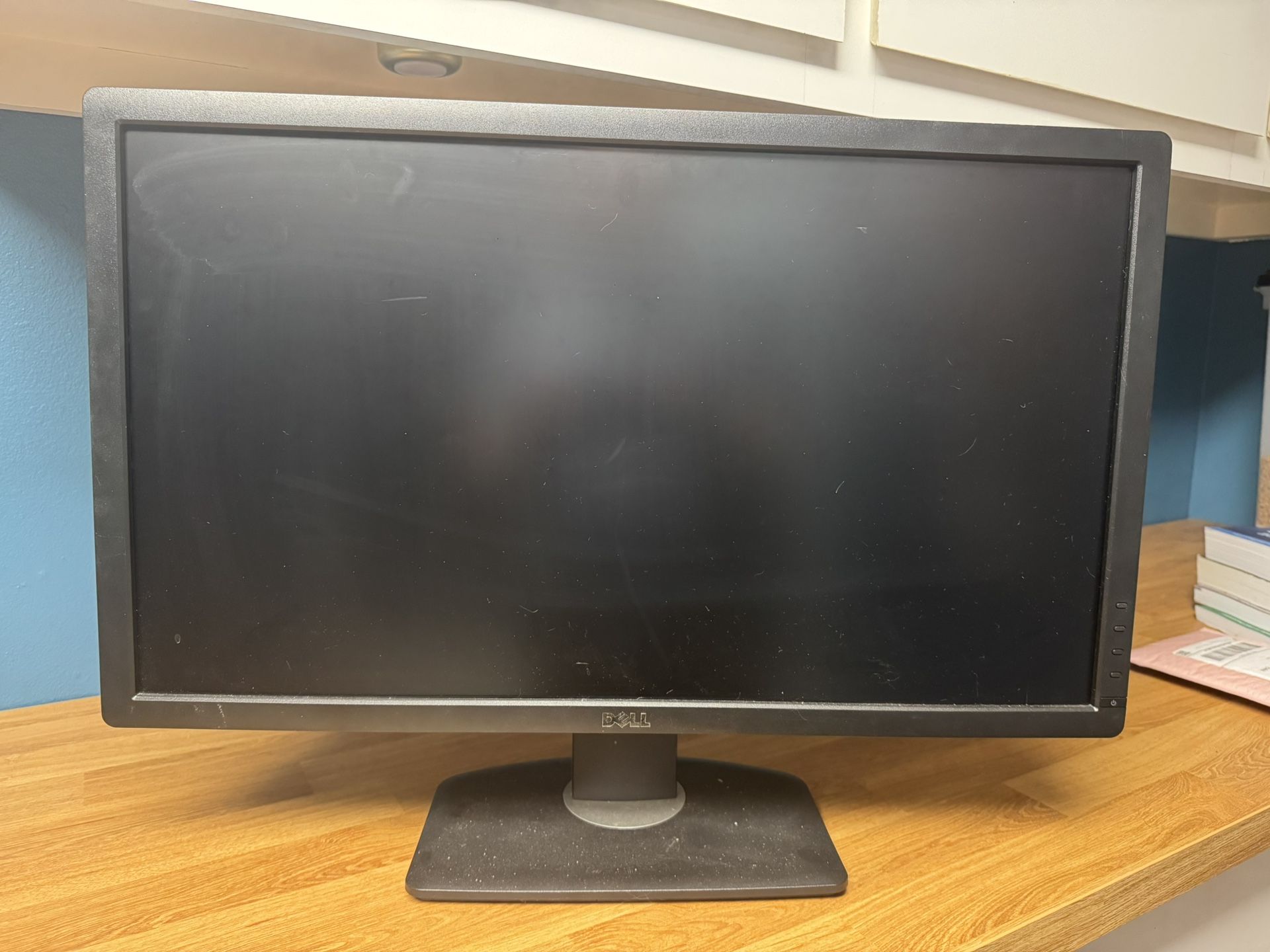 Dell 27" 1080p Flat Panel Computer Screen Monitor U2713HM