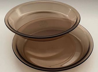 2 AMBER COLORED PYREX PIE PLATES