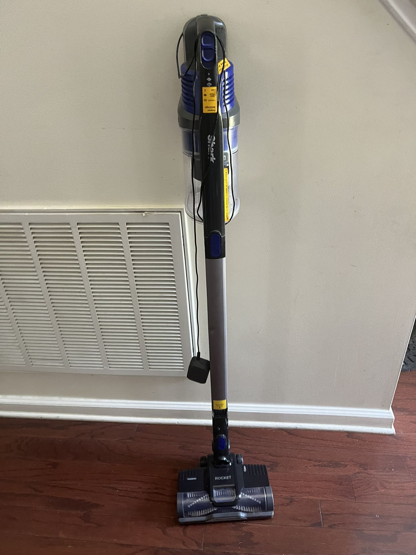 Shark Cordless With Charger Vacuum Cleaner 