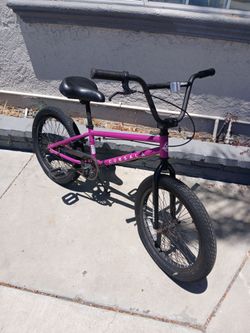 Boy's 20" cubsala freestyle bmx bike
