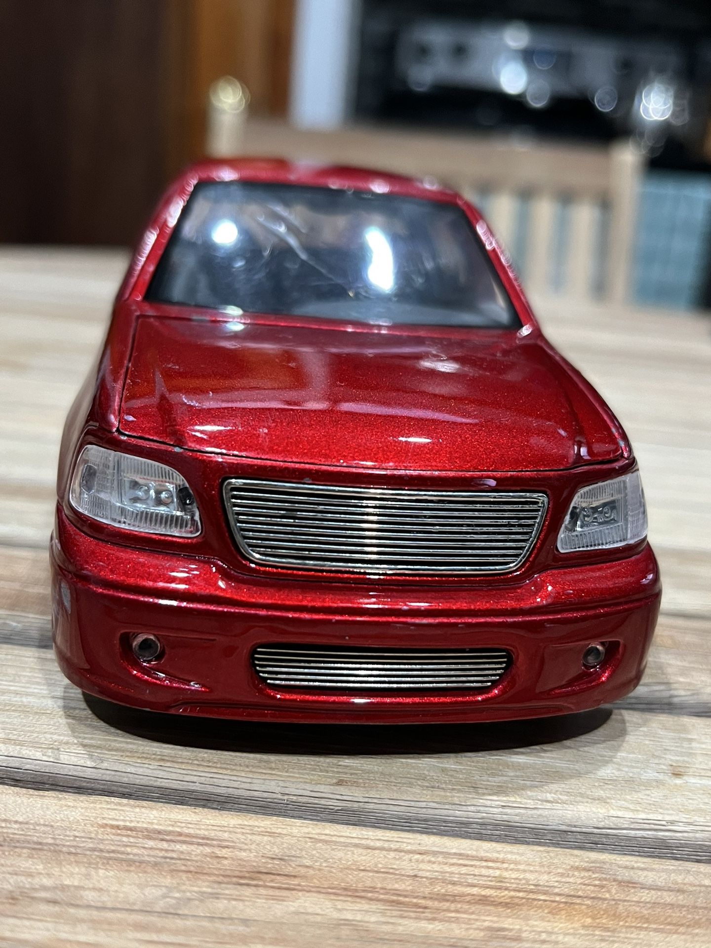 Jada Toys Dub City 2003 Ford F-150 Superscrew Pickup Truck Red Die