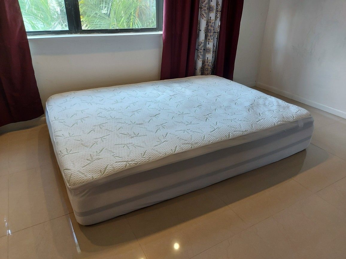 Pillow top Queen size mattress