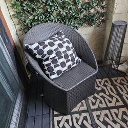 Modern Outdoor Patio Set – Chair + Glass Table