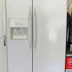 Refrigerator Whirlpool 25 cu. ft. Side-by-Side