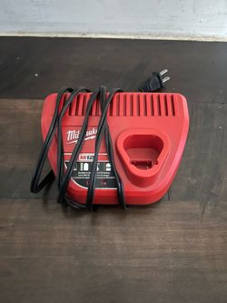 Milwaukee M12 Charger