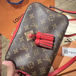 Louis Vuitton Monogram Saintonge 