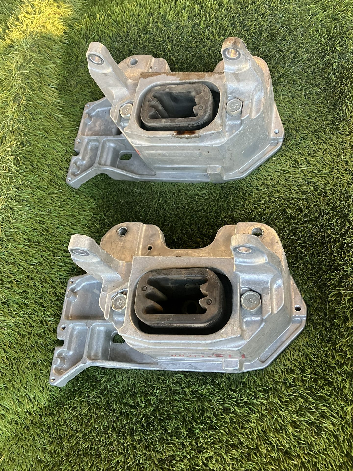 13-19 Nissan Sentra Driver Front Engine Mount Bracket OEM 11254-1KG0A